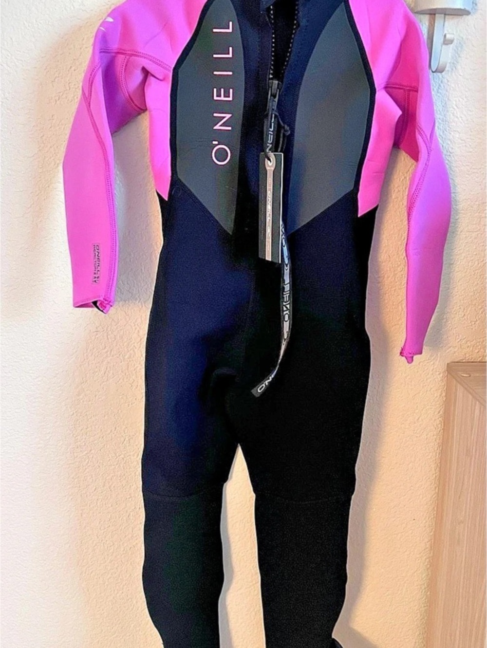 O'Neill Full Wetsuit kids size 8 NWT